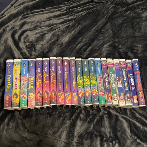 Vintage Disney cassette tapes - Picture 2 of 5